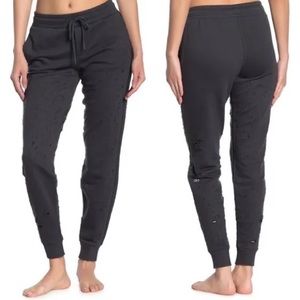 Alo Yoga Womens Size Medium Gray Fierce Jogger Sweatpants Distressed Athleisure